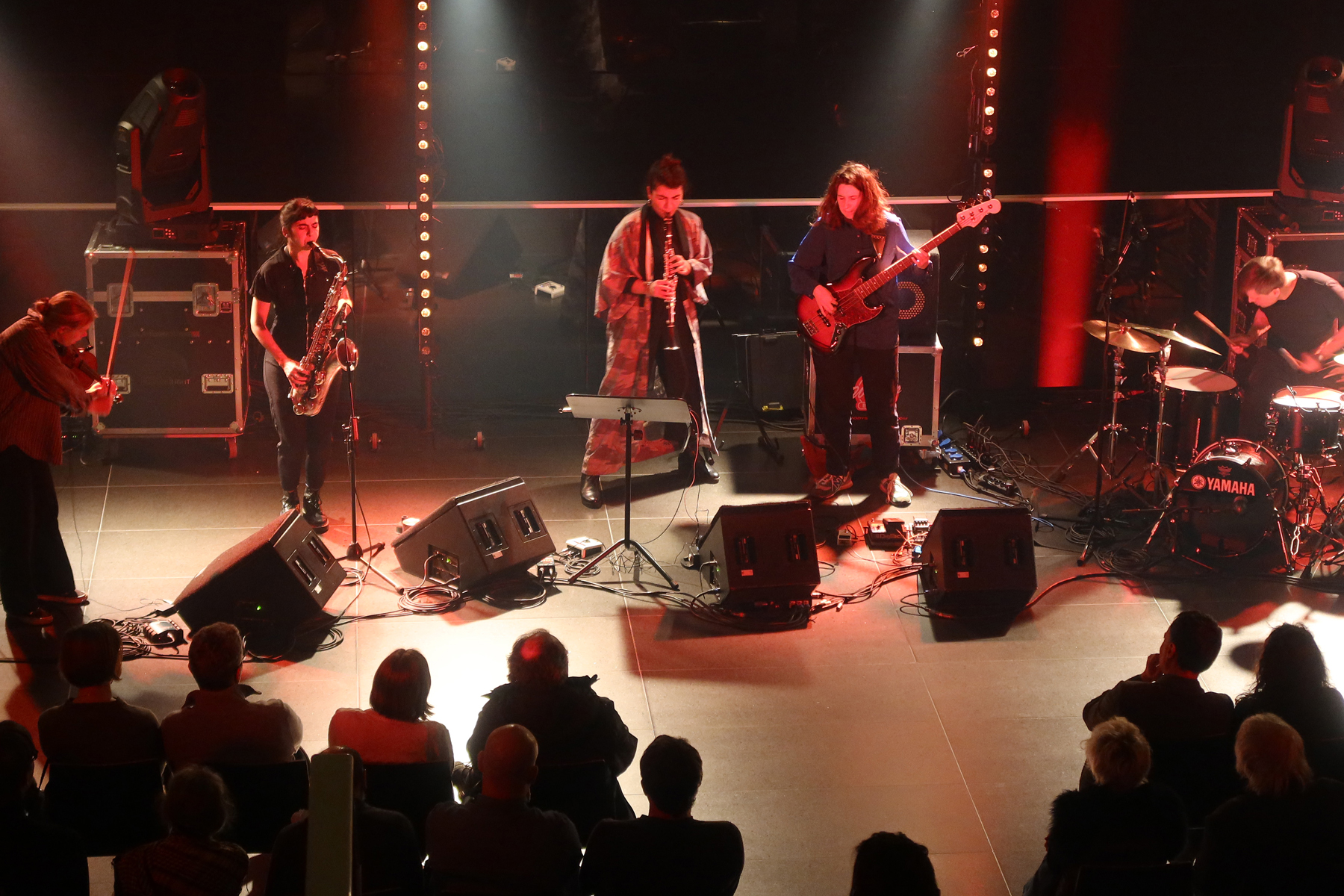 Tuva Halse (violin), Camila Nebbia (saxophone), Mona Matbou Riahi (clarinet), Louise van den Heuvel (electric bass), Hubert Zemler (drums))