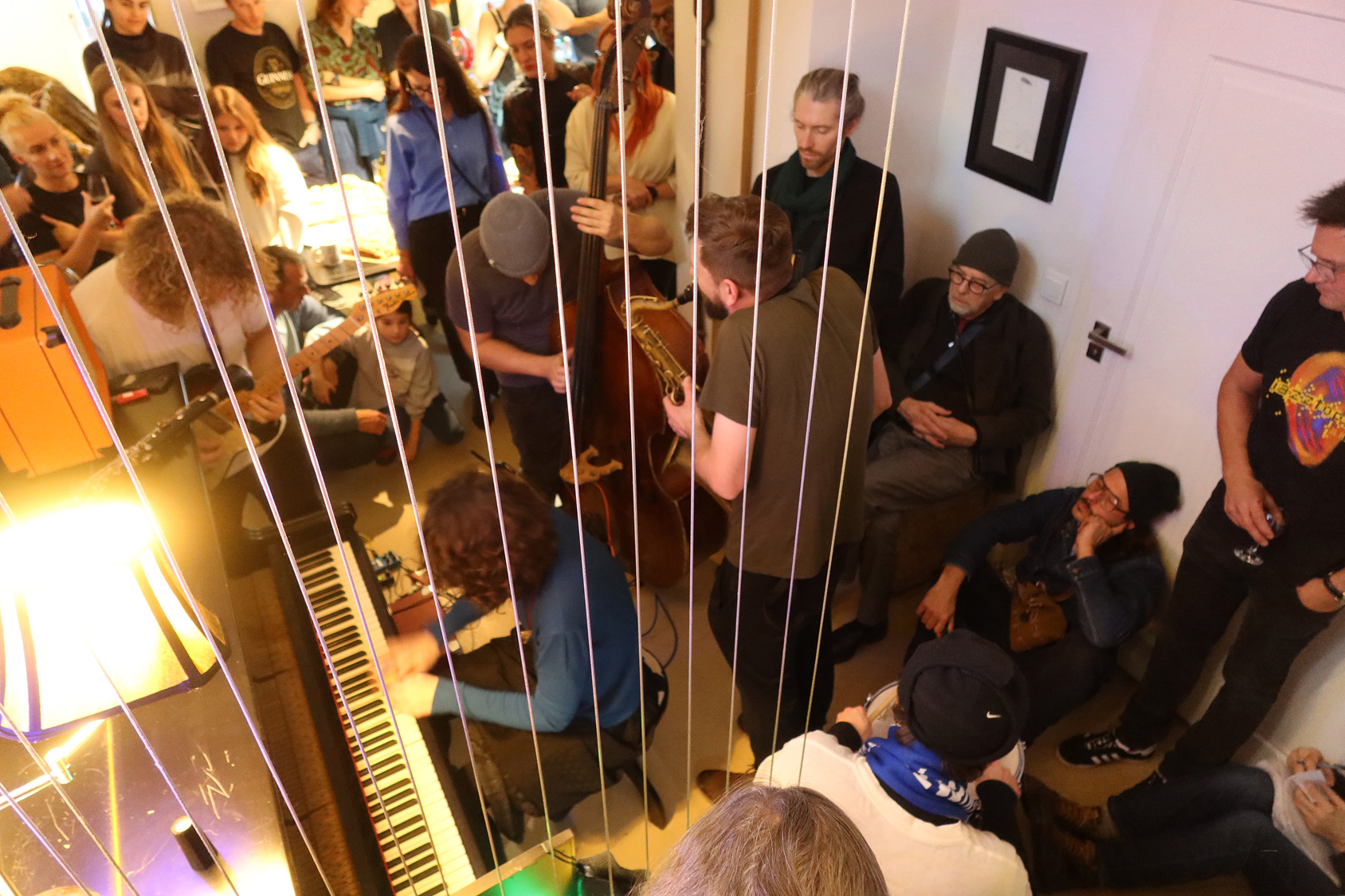 Marta Warelis (piano); Filip Zakrzewski (guitar); Mikołaj Nowicki (bass); Mateusz Rybicki (tenor sax); Michał Wdowiskowski (snare drum)