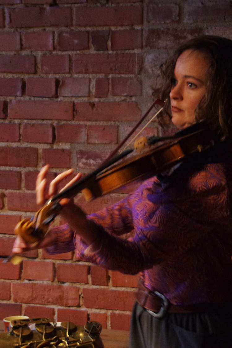 Julia Stein (violin)
