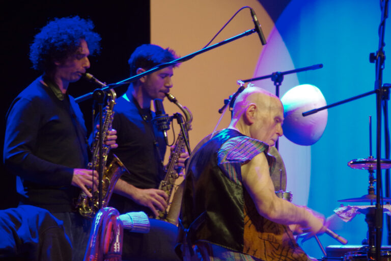 João Pedro Brandão (alto saxophone) José Soares (alto saxophone) Ra Kalam Bob Moses (percussion)