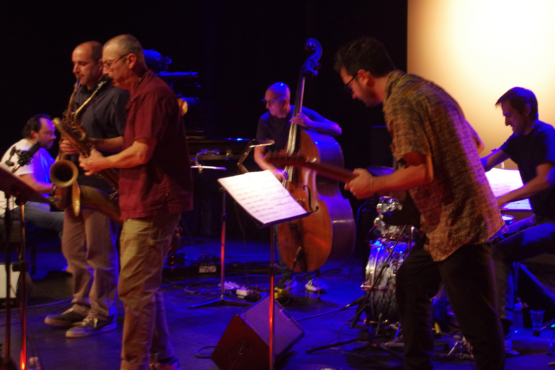 Hugo Ciríaco, Rui Teixeira (saxophones) Joaquim Rodrigues (piano) Miguel Āngelo (bass) Marcos Cavalerio (drums) Luís Ribeiro (guitar)