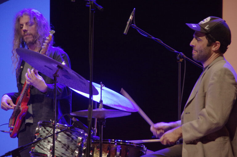 Filipe Loro (electric bass); Pedro Vasconcelos (drums)