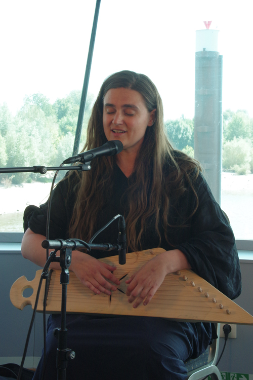  Indré Jurgelevičiūté playing kanklės 