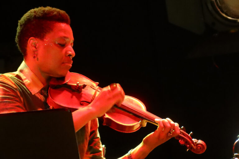 Violinist Mazz Swift