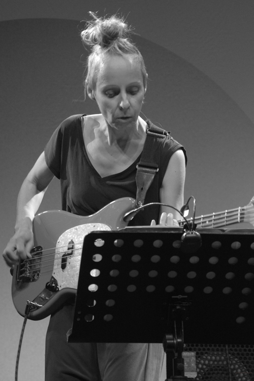 Guitarist Tara Cunningham