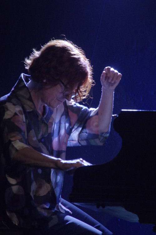 Pianist Elisabeth Harnik 