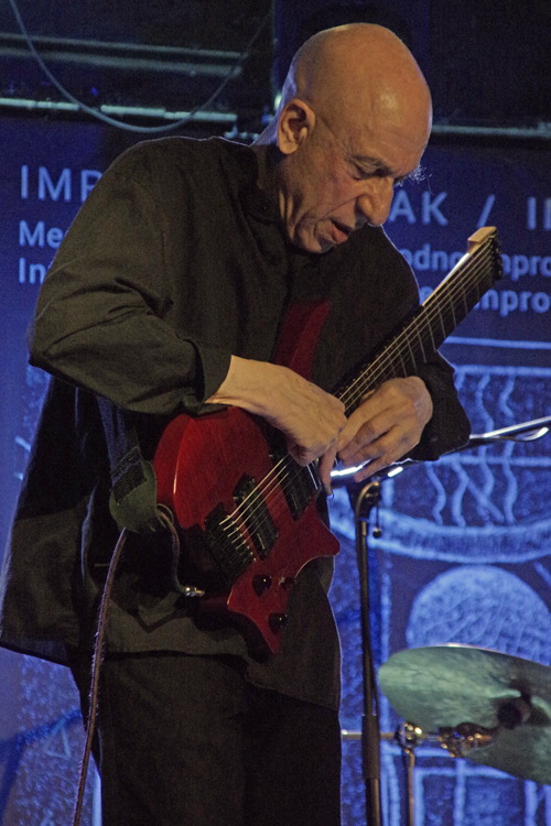 Guitarist Elliott Sharp