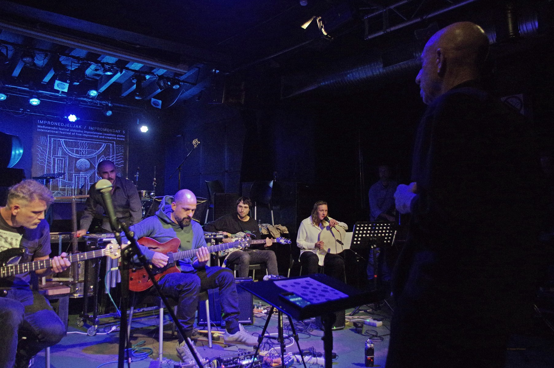 Members of the Croatian Apeiron in full flight