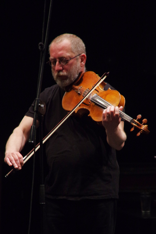 Violist Szilárd Mezei